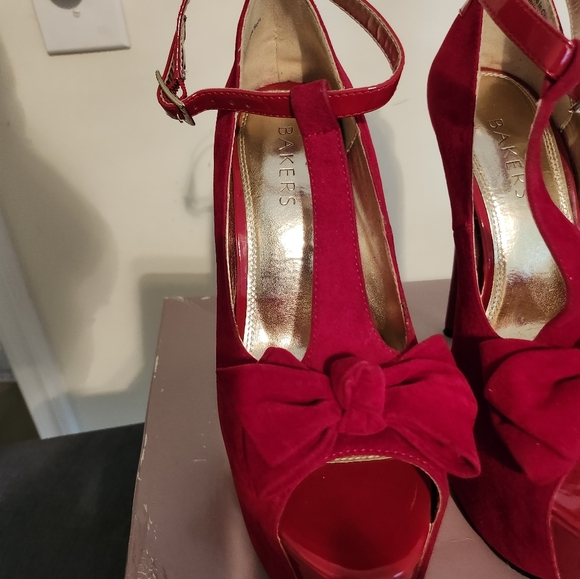Red Suede and Patent Leather Heels Kailee by Baker - Picture 3 of 11